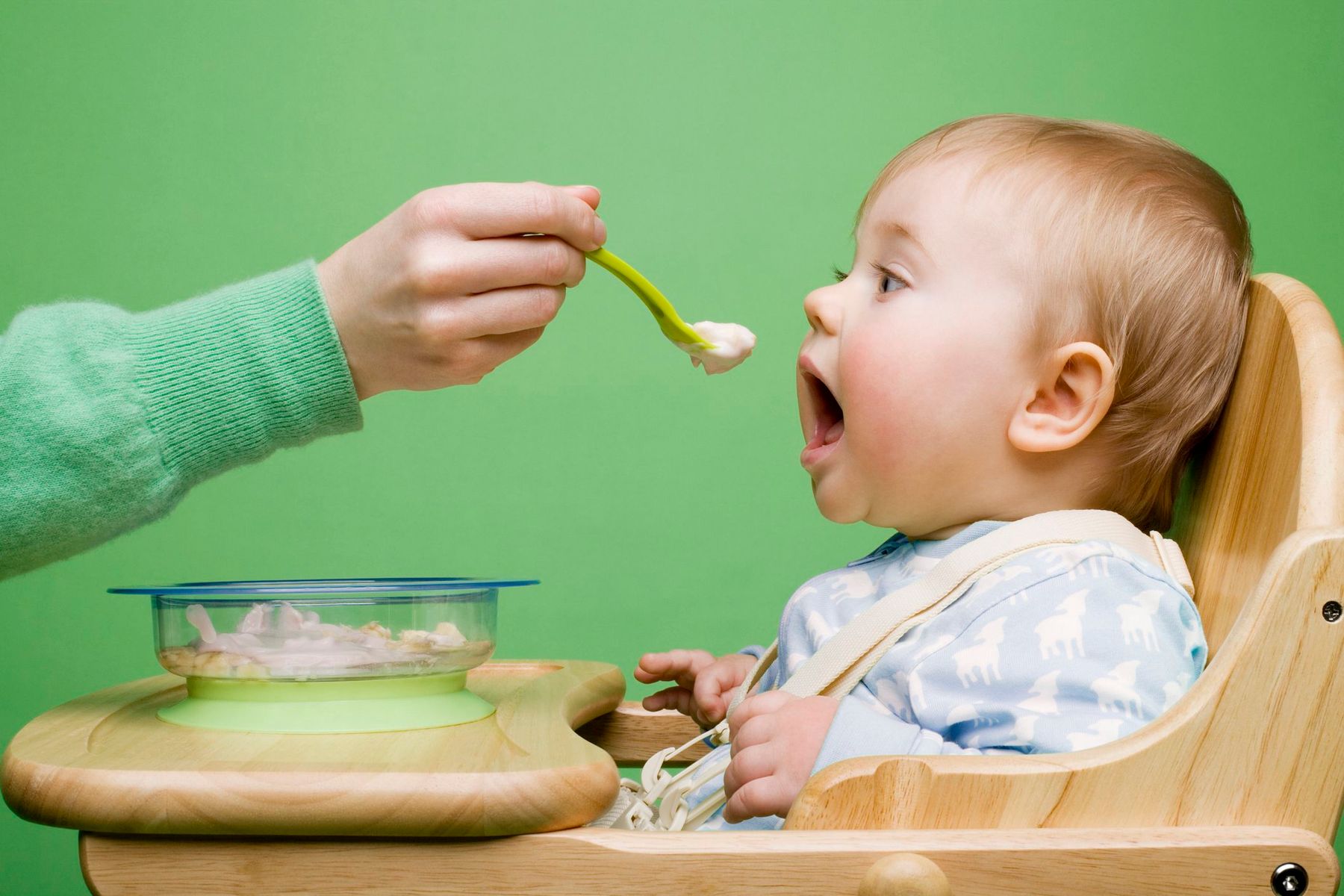 Chế độ ăn uống đúng chuẩn cho trẻ